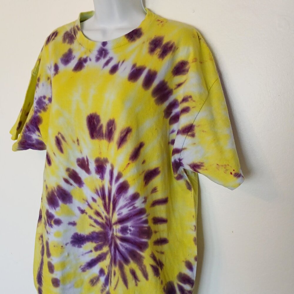 Yellow and Purple Tie Dye T Shirt with Swirl Pattern Unisex Adult Size XL - Picture 3 of 15